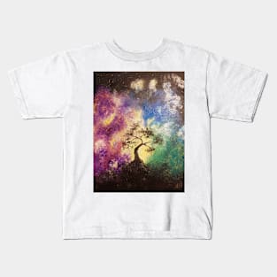 Silhouetted tree in front of the cosmos. Kids T-Shirt